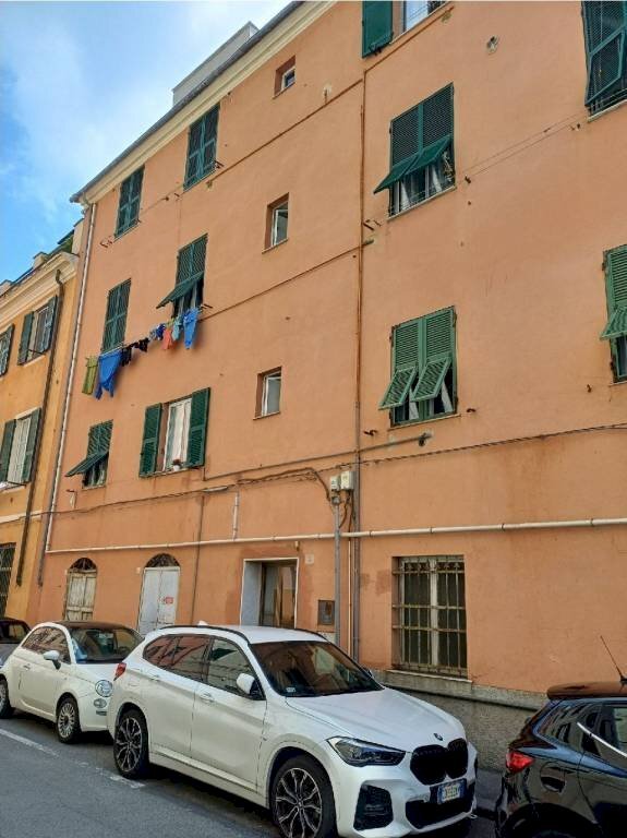 Facciata - Trilocale all'asta via Ursone da Sestri, 16, Genova (zona Sestri Ponente) - foto 1