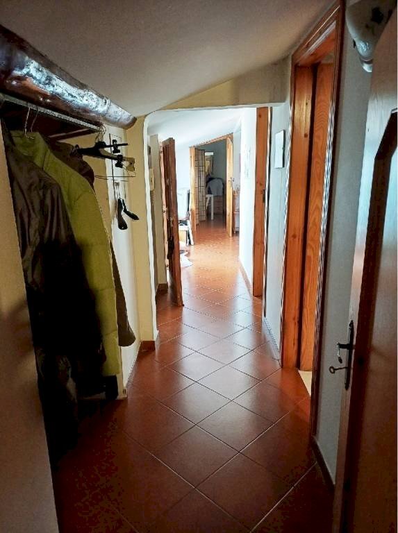 Corridoio - Trilocale all'asta via Ursone da Sestri, 16, Genova (zona Sestri Ponente) - foto 3