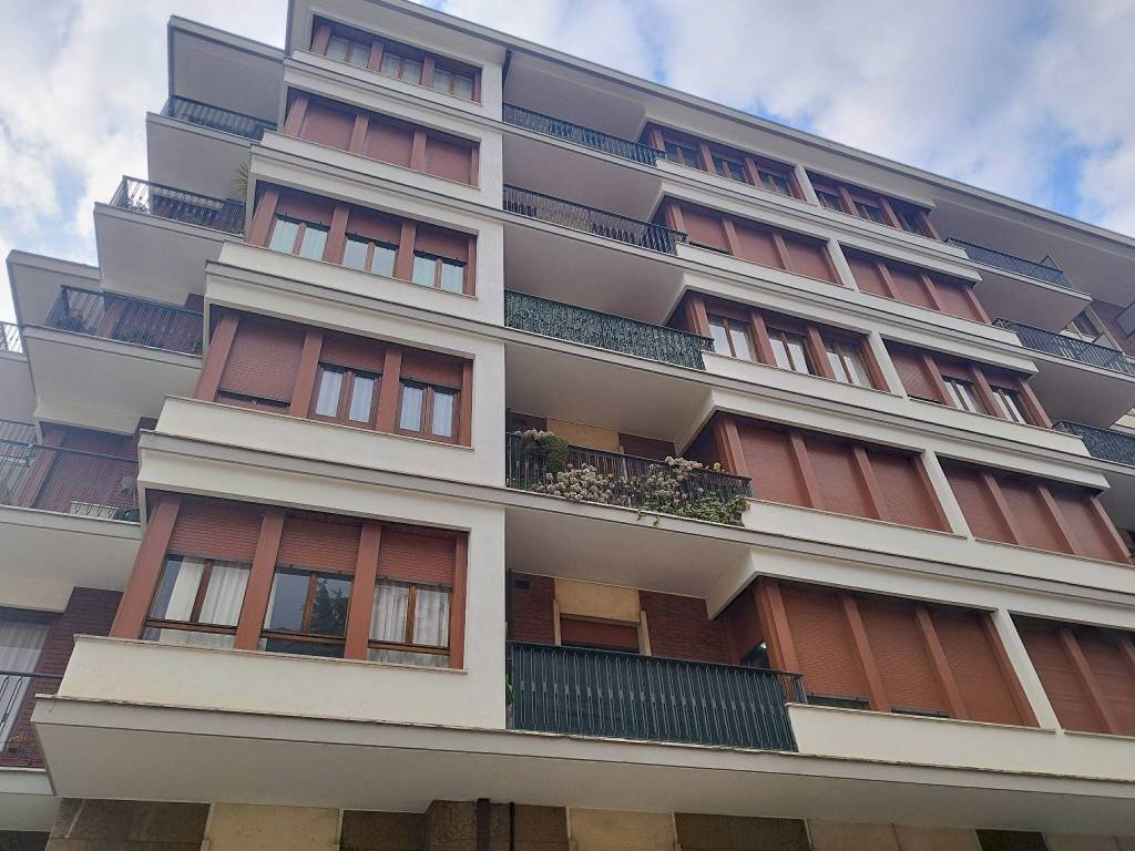 Facciata - Ufficio via della Brunella, 1, Varese - foto 1