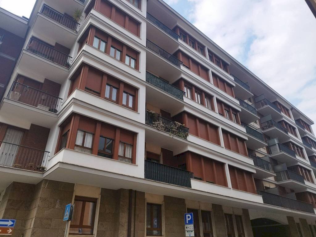 Facciata - Ufficio via della Brunella, 1, Varese - foto 3