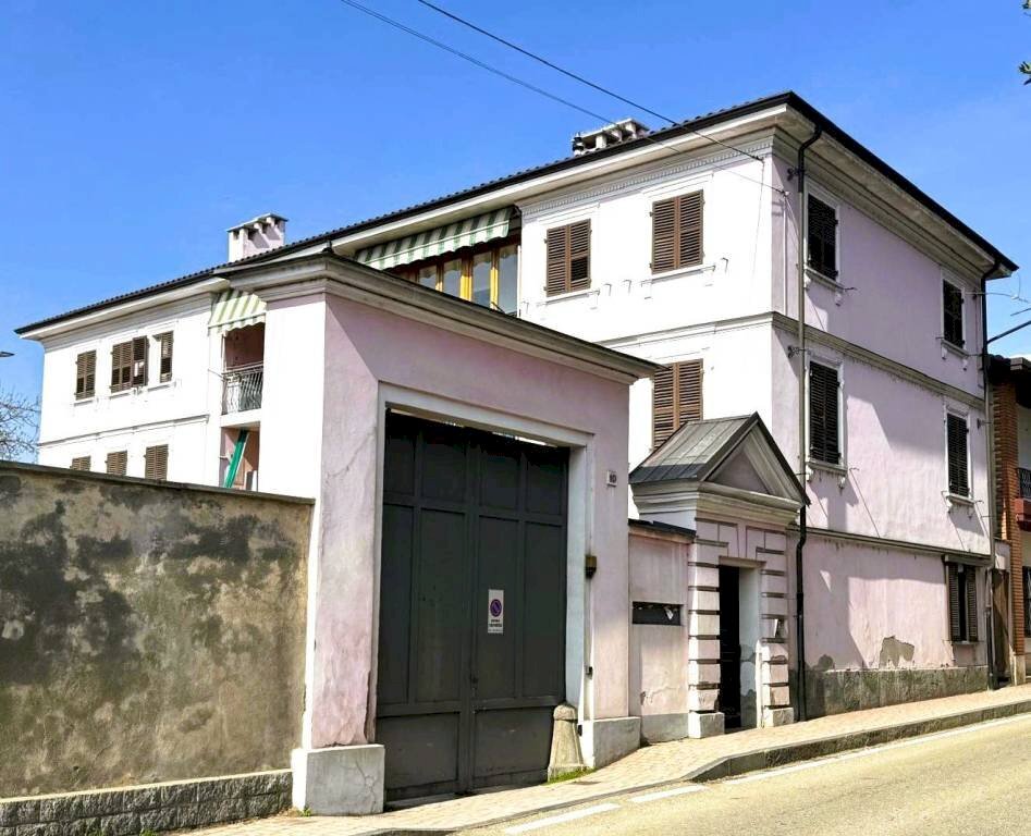 Facciata - Quadrilocale corso Lisa Onorio, 10, Cambiano - foto 1