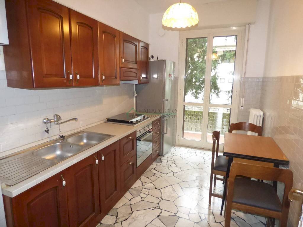 Cucina - Three-room apartment via Giovanni Pascoli, Bollate - photo 1