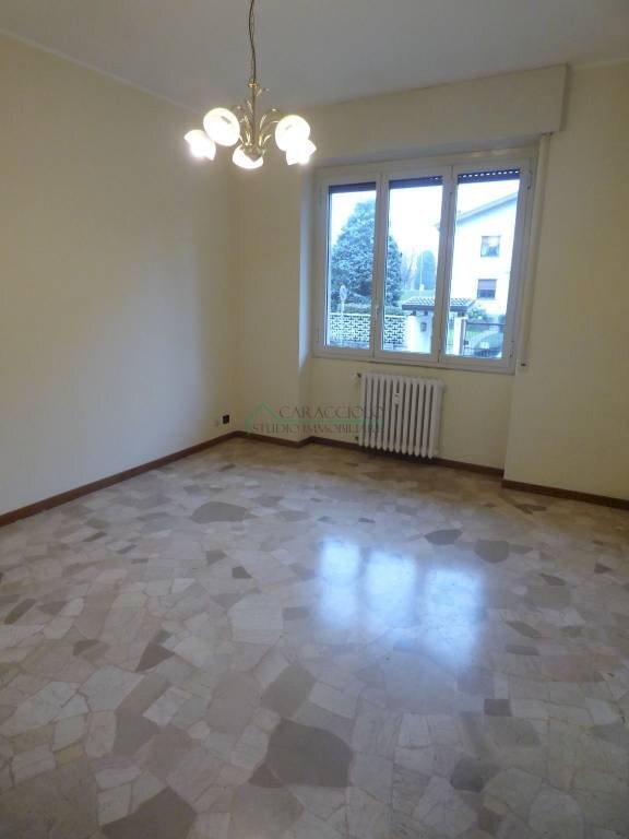 Soggiorno - Three-room apartment via Giovanni Pascoli, Bollate - photo 3