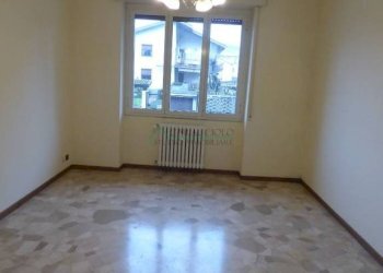 Soggiorno - Three-room apartment via Giovanni Pascoli, Bollate - photo 4