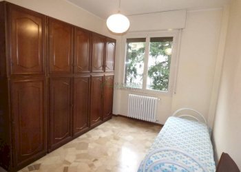 Camera da letto - Three-room apartment via Giovanni Pascoli, Bollate - photo 9