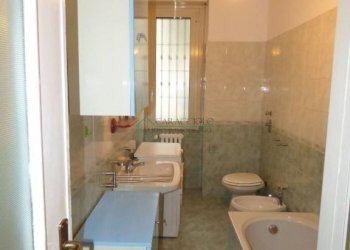 Bagno - Three-room apartment via Giovanni Pascoli, Bollate - photo 10