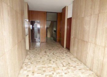 Interno palazzo - Three-room apartment via Giovanni Pascoli, Bollate - photo 16