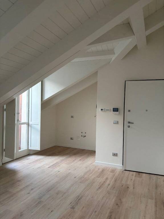 Stanza non arredata - Bilocale via Nizza, 31, Torino (zona San Salvario) - foto 1