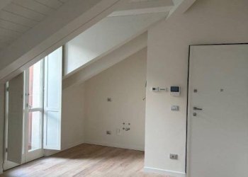 Stanza non arredata - Bilocale via Nizza, 31, Torino (zona San Salvario) - foto 1