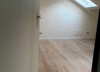 Stanza non arredata - Bilocale via Nizza, 31, Torino (zona San Salvario) - foto 2