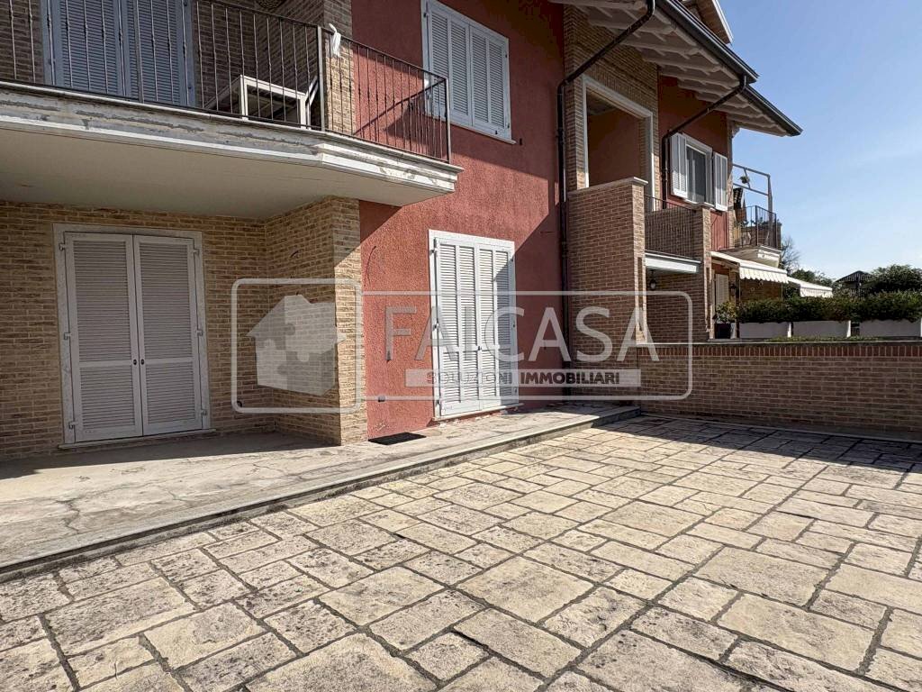 Giardino - Four-room apartment via Commenda, 34, Volpiano - photo 1