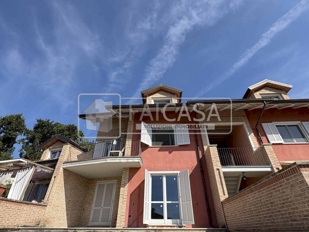 Facciata - Four-room apartment via Commenda, 34, Volpiano - photo 2