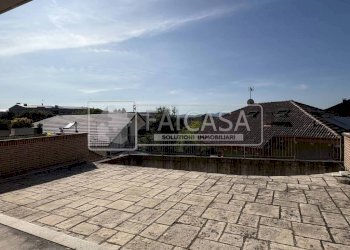 Terrazzo - Four-room apartment via Commenda, 34, Volpiano - photo 9