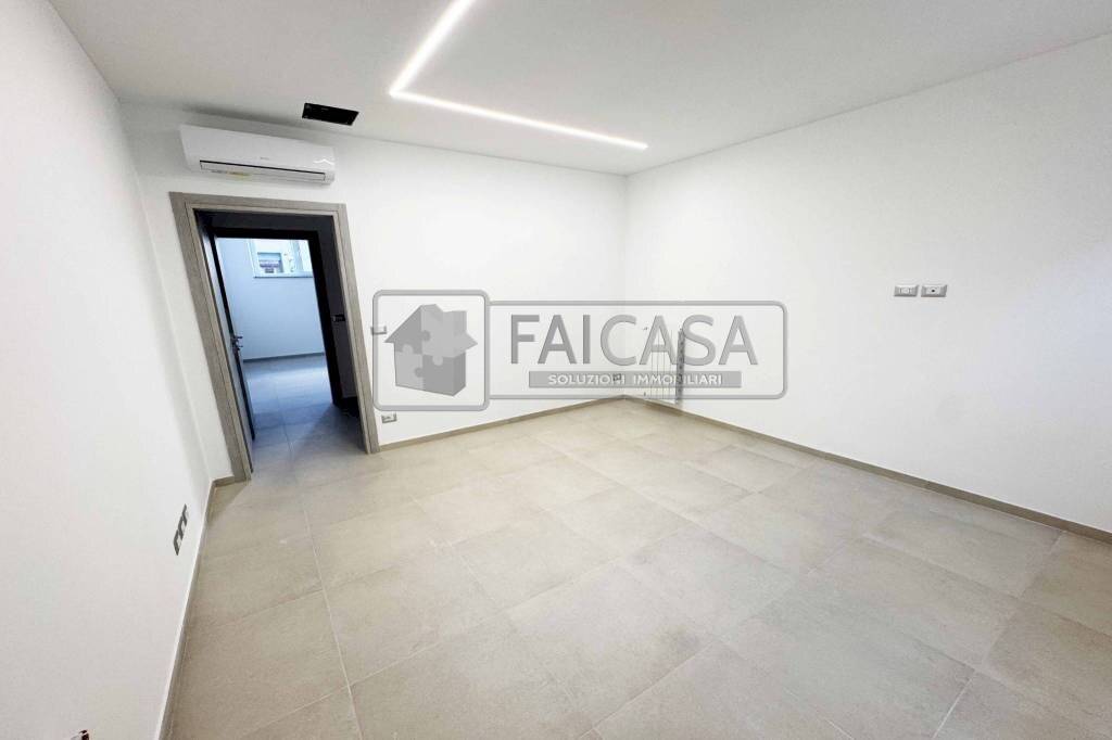 Soggiorno - Bilocale via Abate Pietro Chanoux, 12/17, Torino (zona Pozzo Strada) - foto 3