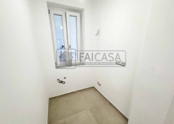 Cucina - Appartamento via Abate Pietro Chanoux, 12/17, Torino (zona Pozzo Strada) - foto 4