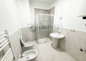 Bagno - Bilocale via Abate Pietro Chanoux, 12/17, Torino (zona Pozzo Strada) - foto 13