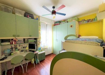 Camera da letto - Three-room apartment viale Teano, Genova (neighborhood Quarto) - photo 10