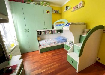 Camera da letto - Three-room apartment viale Teano, Genova (neighborhood Quarto) - photo 11