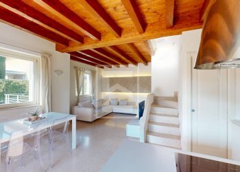 Zona giorno arredata - Villa via degli Atleti Azzurri
 
19, Manerba del Garda - foto 4