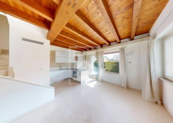 Zona giorno vuota - Villa via degli Atleti Azzurri
 
19, Manerba del Garda - foto 6