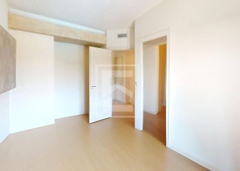 Camera padronale vuota - Villa via degli Atleti Azzurri
 
19, Manerba del Garda - foto 11