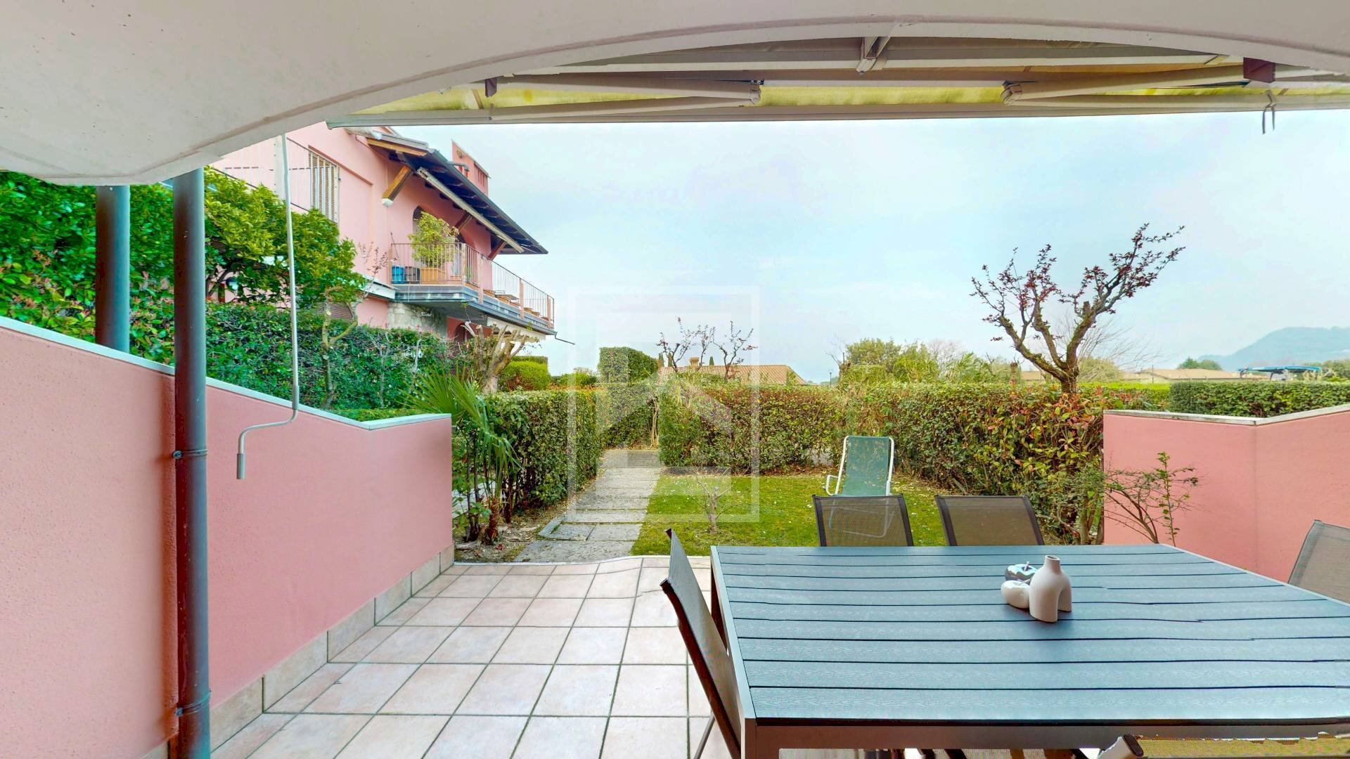 Giardino - Trilocale Via pieve vecchia
 
43, Manerba del Garda - foto 2