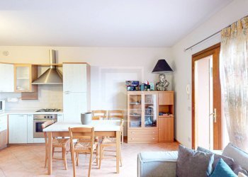 Soggiorno - Three-room apartment Via pieve vecchia
 
43, Manerba del Garda - photo 8