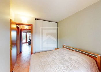 Camera - Three-room apartment Via pieve vecchia
 
43, Manerba del Garda - photo 15