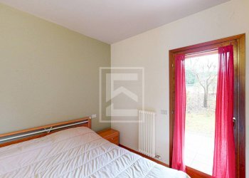 Camera - Three-room apartment Via pieve vecchia
 
43, Manerba del Garda - photo 17