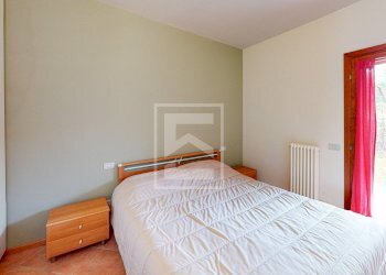 Camera - Three-room apartment Via pieve vecchia
 
43, Manerba del Garda - photo 19