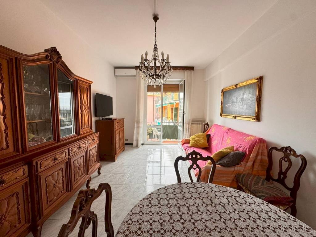 Salone - Quadrilocale via Camillo Benso di Cavour, Bogliasco - foto 1