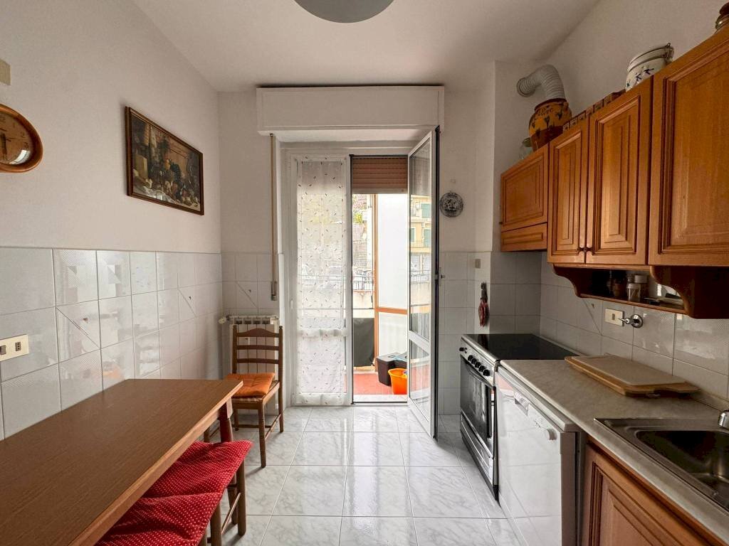 Cucina - Quadrilocale via Camillo Benso di Cavour, Bogliasco - foto 2