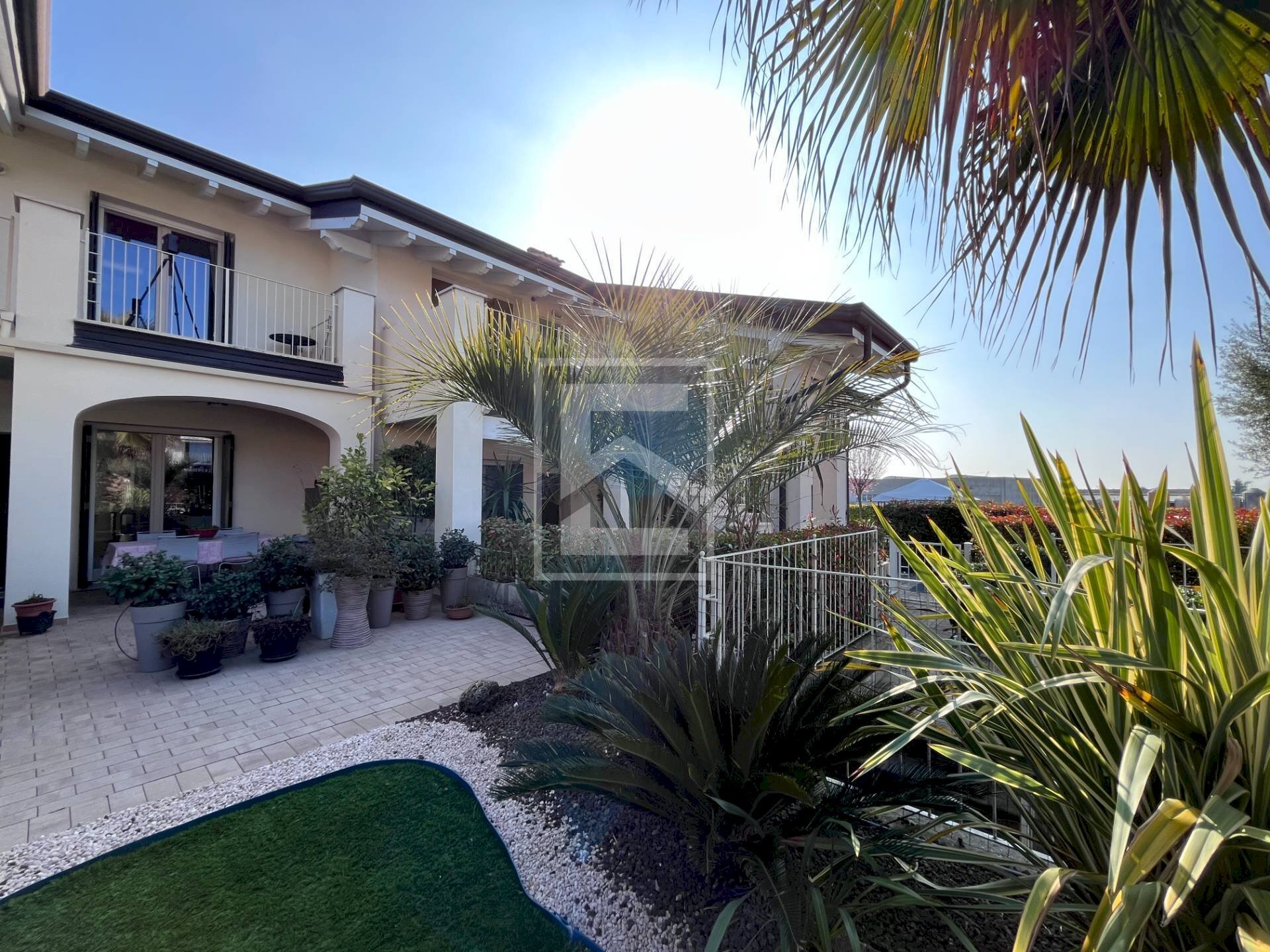 Foto 1 - Villa a Schiera Via Cuccagna
 
13, Lonato del Garda - foto 1