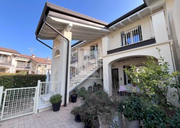 Foto 2 - Villa a Schiera Via Cuccagna
 
13, Lonato del Garda - foto 2