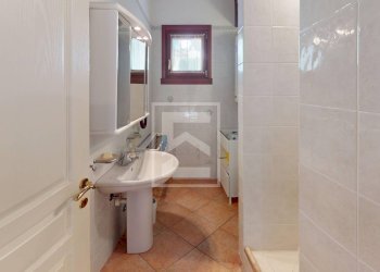 Foto 24 - Trilocale Località Sermana
 
1, Peschiera del Garda - foto 24