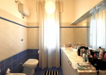 Bagno - Two-room apartment via Belsito, Genova (neighborhood Nervi) - photo 12