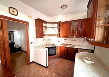 Cucina - Trilocale via delle Ginestre, 17, Genova (zona Marassi) - foto 2