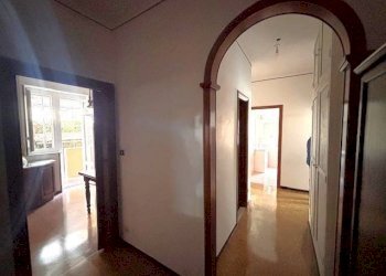 Corridoio - Trilocale via delle Ginestre, 17, Genova (zona Marassi) - foto 5