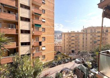 Vista - Trilocale via delle Ginestre, 17, Genova (zona Marassi) - foto 8