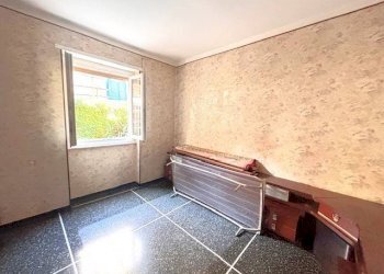 Camera da letto - Trilocale via delle Ginestre, 17, Genova (zona Marassi) - foto 10