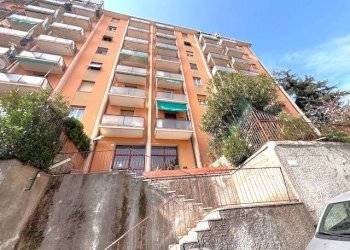 Facciata - Trilocale via delle Ginestre, 17, Genova (zona Marassi) - foto 21