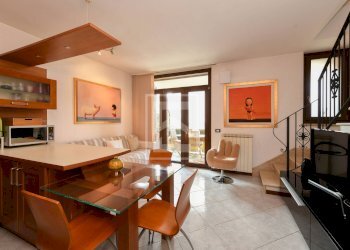 Foto 1 - Quadrilocale via caravaggio
 
3, Sirmione - foto 1