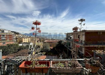 Edificio all\'aperto - Quadrilocale Napoli - foto 2