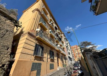 Edificio all\'aperto - Quadrilocale Napoli - foto 5
