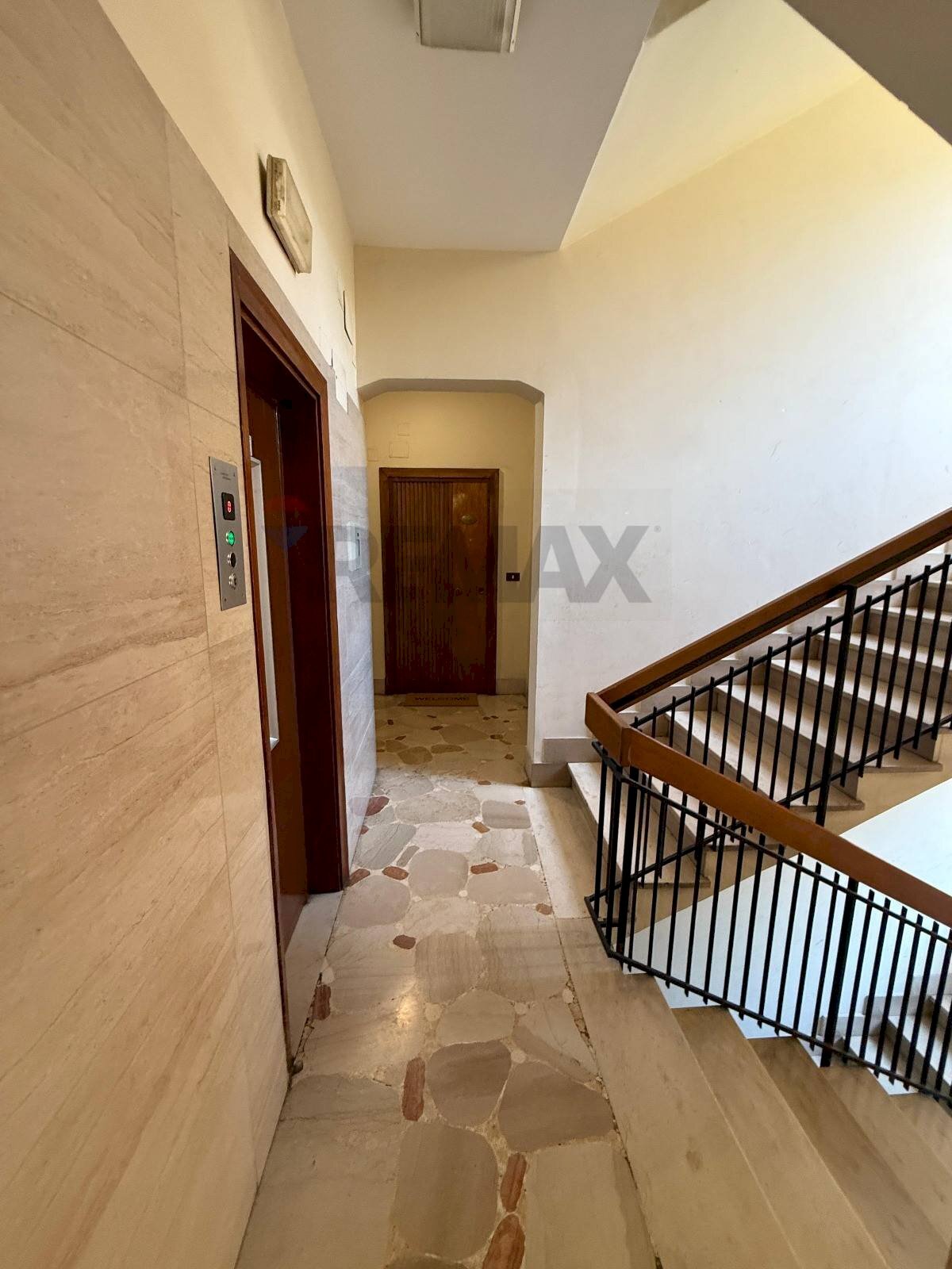 Hall / corridoio - Quadrilocale Napoli - foto 3