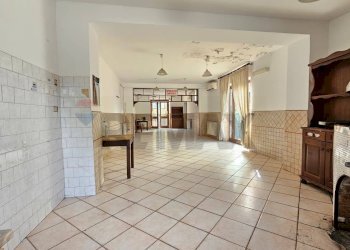 Stanza vuota - Locale Commerciale Pozzuoli - foto 6