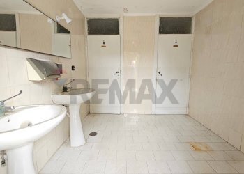 Bagno - Locale Commerciale Pozzuoli - foto 12