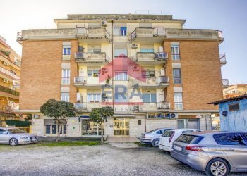 Foto 1 - Trilocale Viale Danimarca
 
48, Pomezia - foto 1