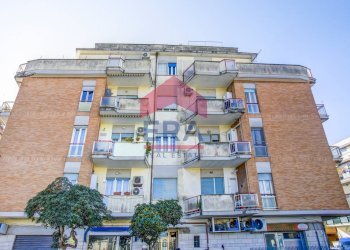 Foto 3 - Trilocale Viale Danimarca
 
48, Pomezia - foto 3