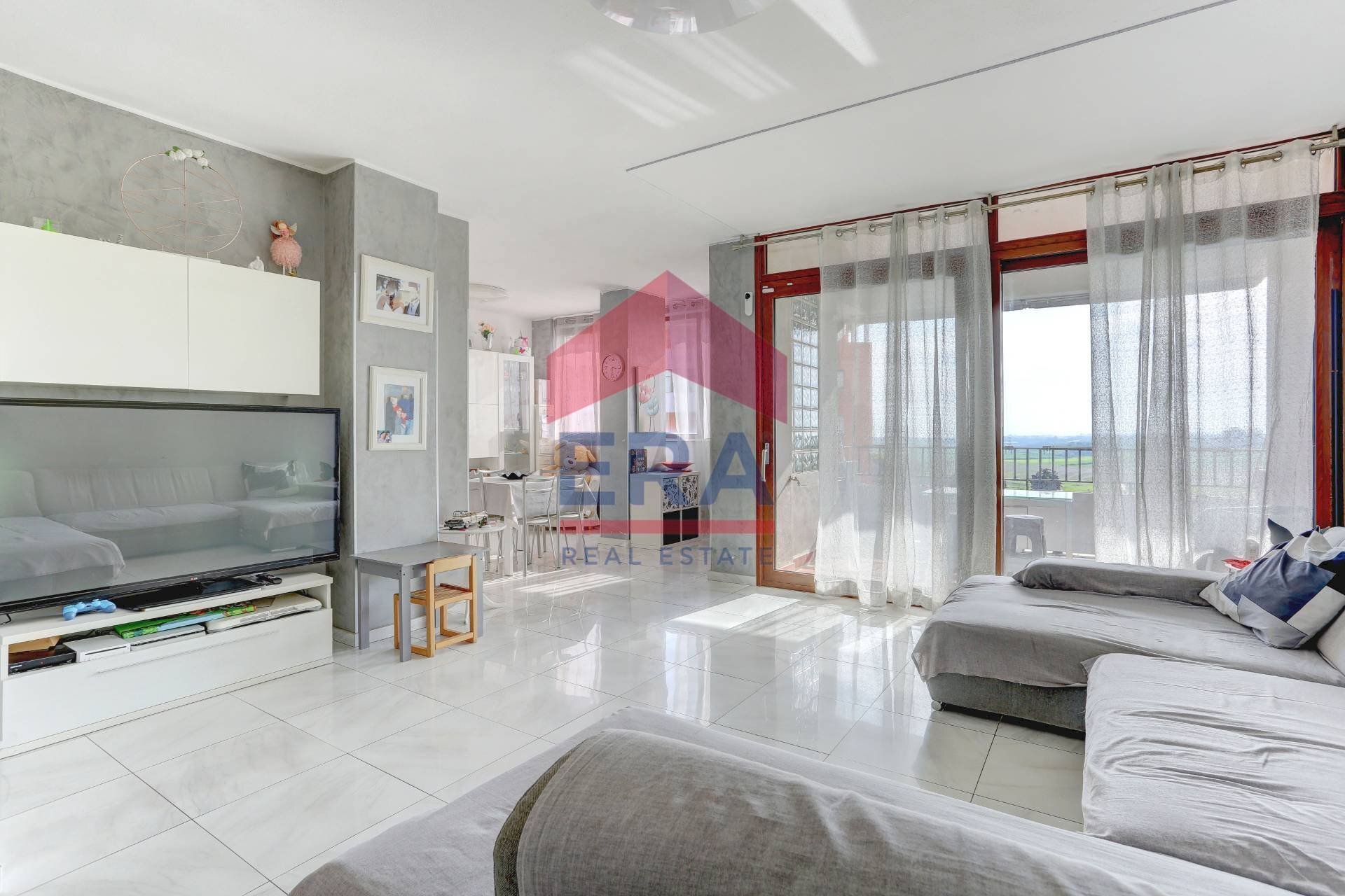 Foto 1 - Quadrilocale viale delle Arti
 
11, Pomezia - foto 1